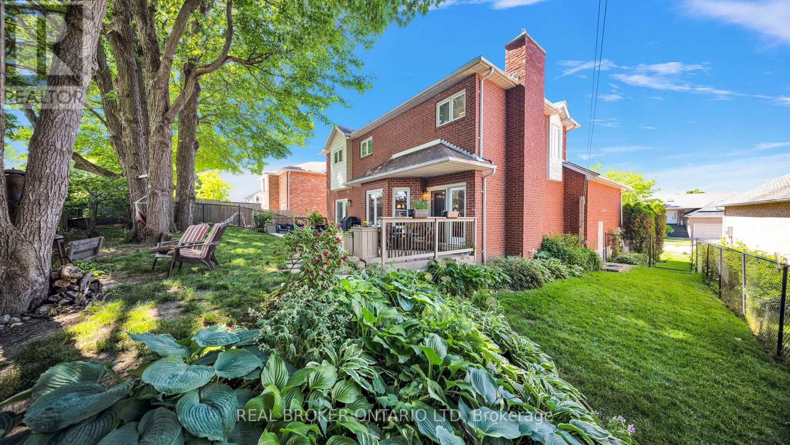 Photo 49 of 427 Olde Village Lane, Shelburne ON