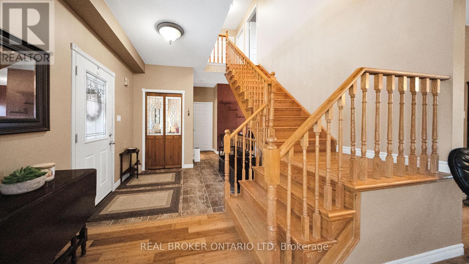 Photo 5 of 427 Olde Village Lane, Shelburne ON