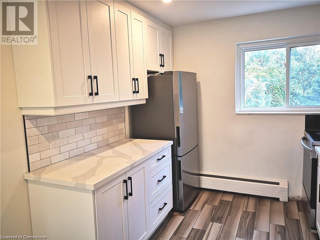Photo 6 of 19 Hamilton St Street Unit 4, St Thomas ON