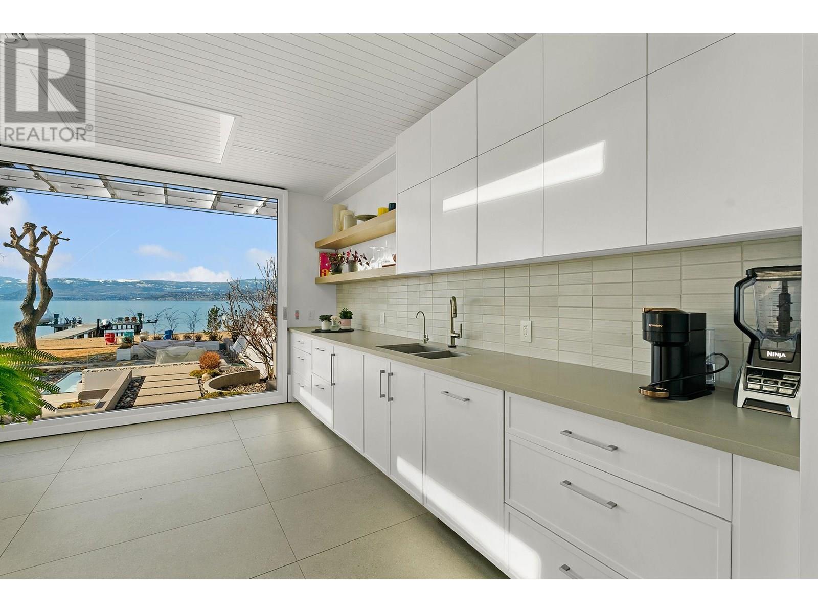 4110 Lakeshore Road, Kelowna