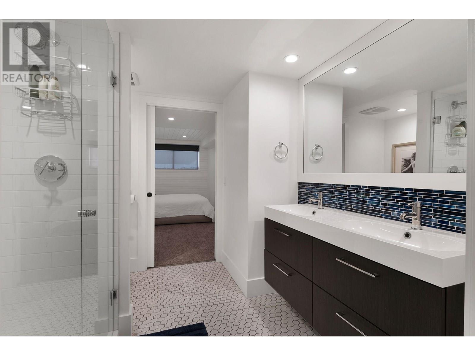 4110 Lakeshore Road, Kelowna