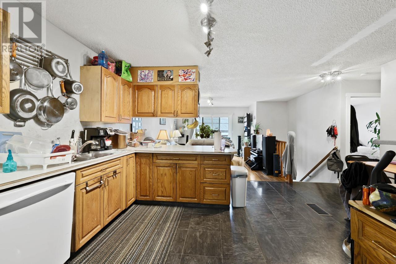 2090/2092 WESTSYDE Road, Kamloops