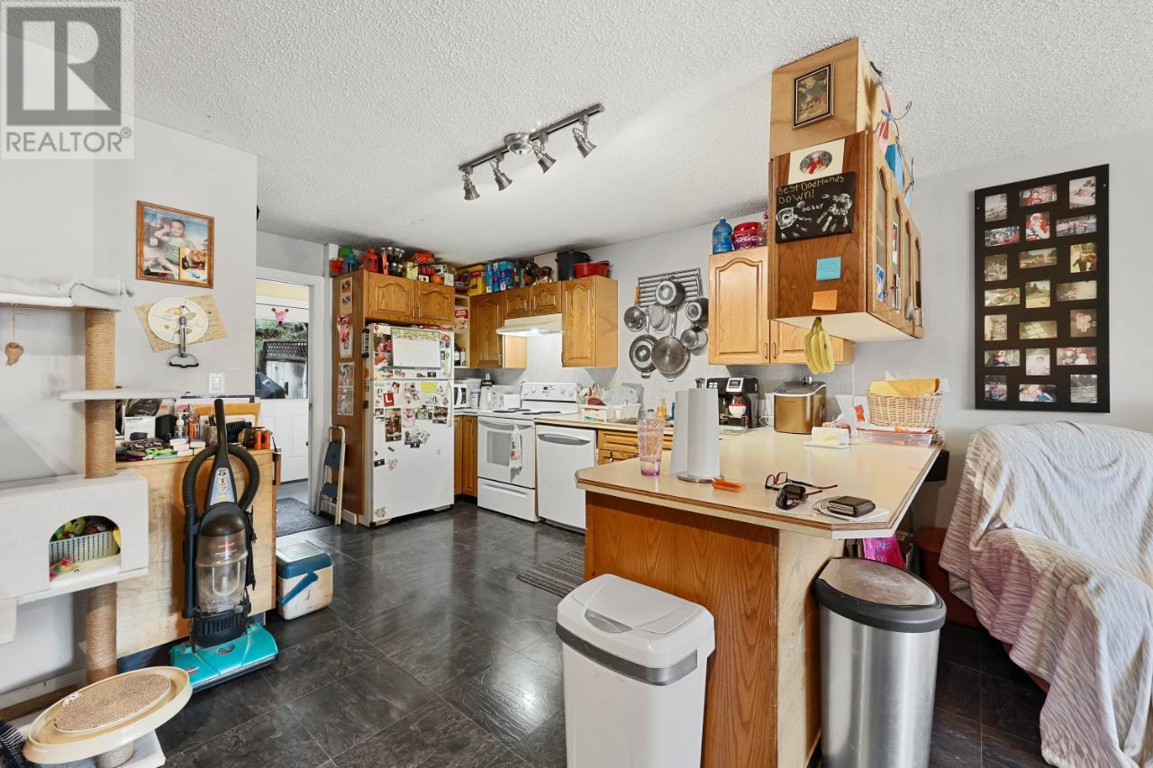 2090/2092 WESTSYDE Road, Kamloops