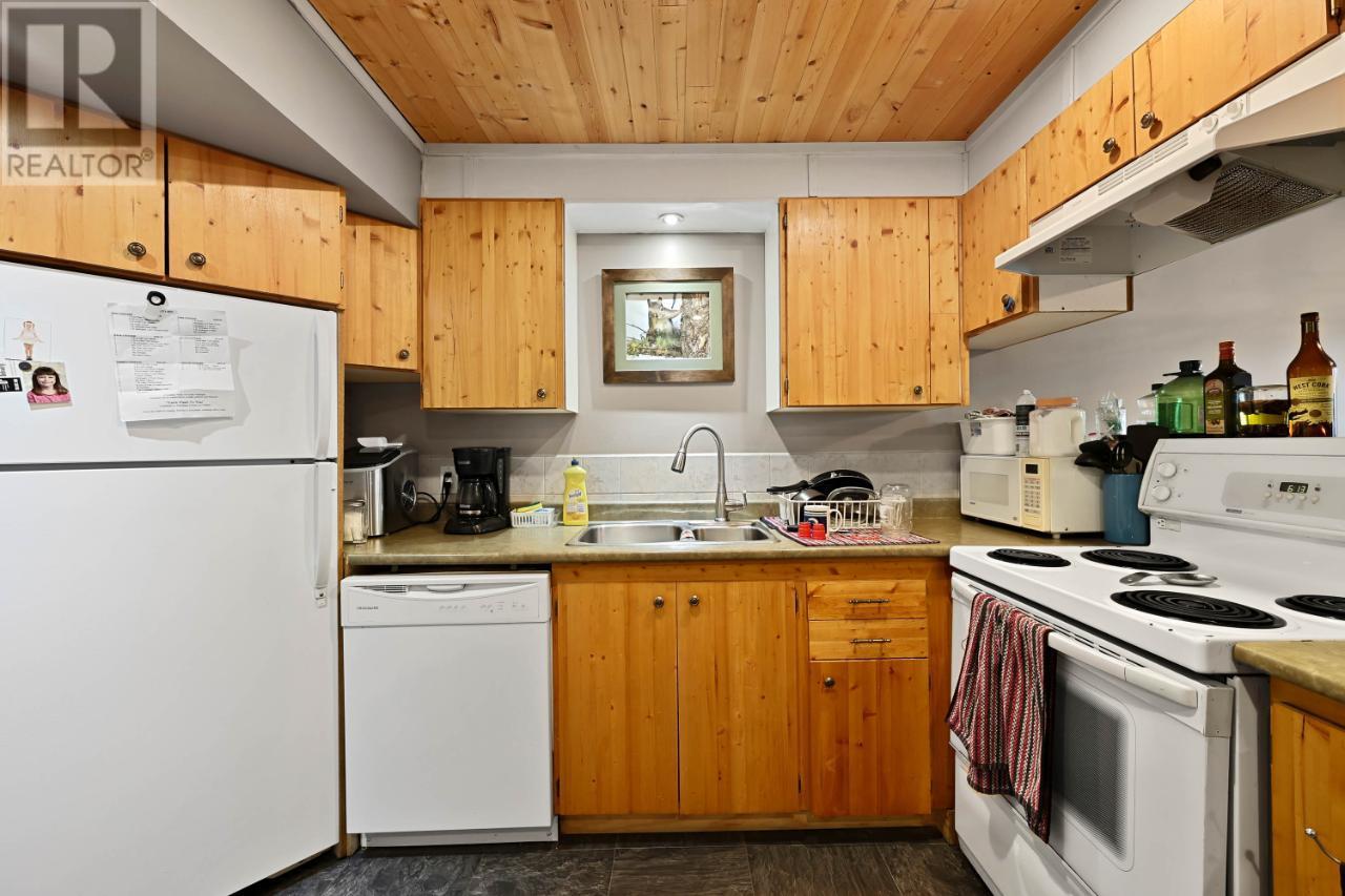 2090/2092 WESTSYDE Road, Kamloops