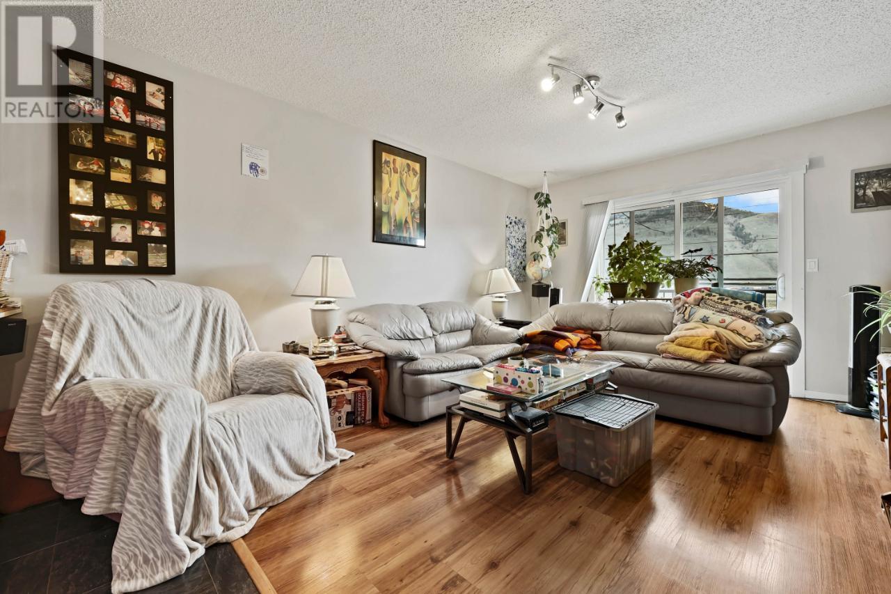2090/2092 WESTSYDE Road, Kamloops