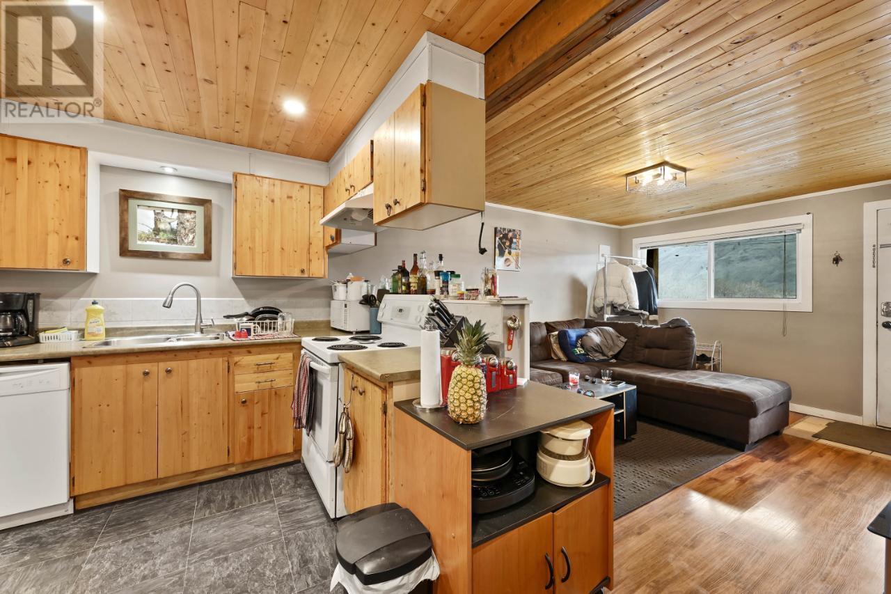 2090/2092 WESTSYDE Road, Kamloops