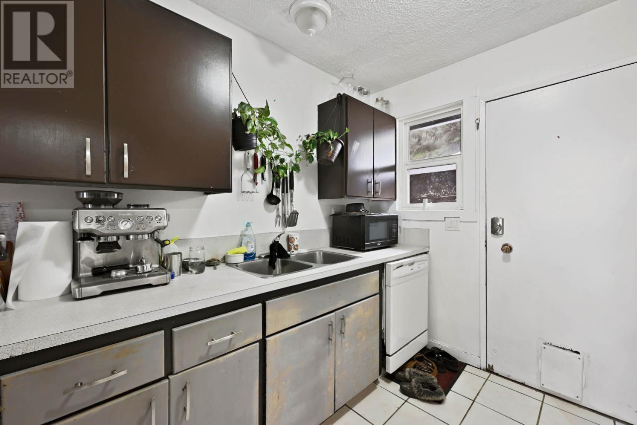 2090/2092 WESTSYDE Road, Kamloops