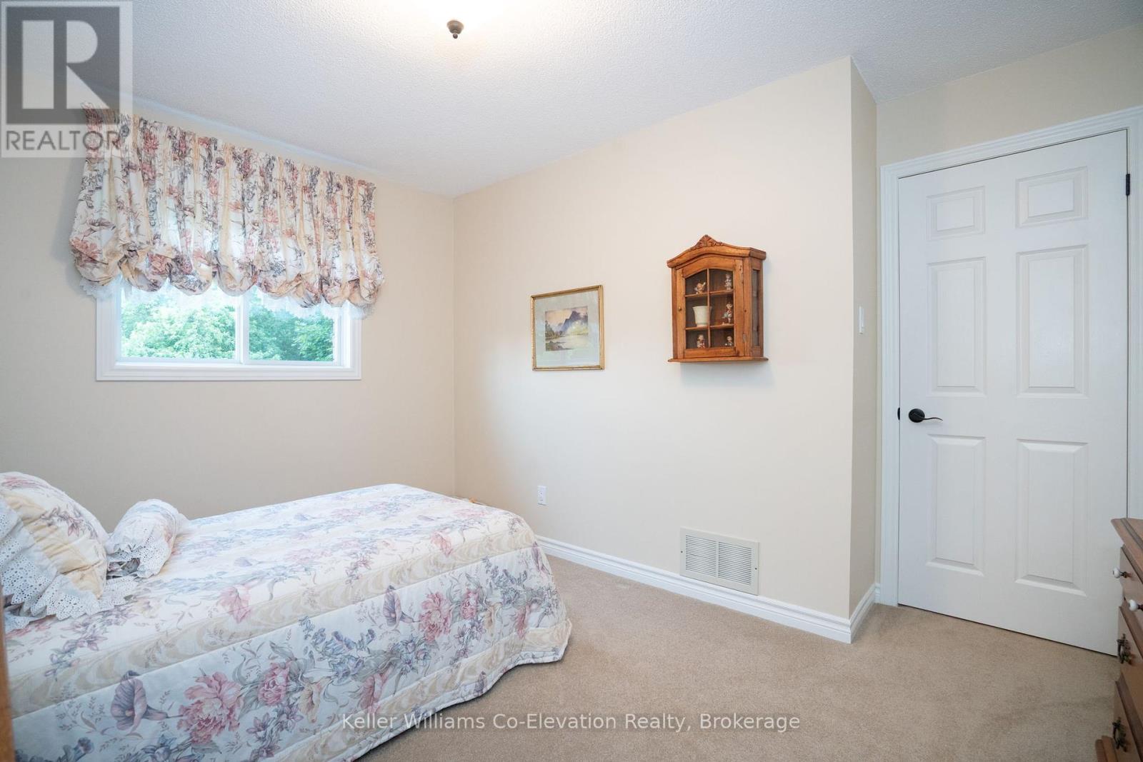 Photo 6 of 167 Luckport Crescent, Midland ON