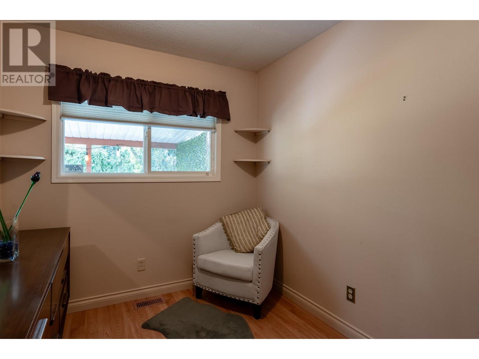  405 Macaden Court, Kelowna