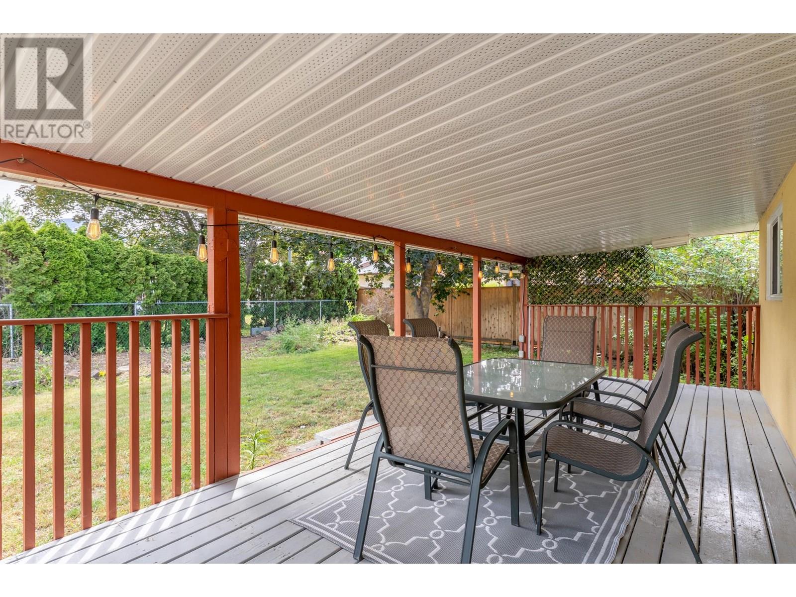  405 Macaden Court, Kelowna