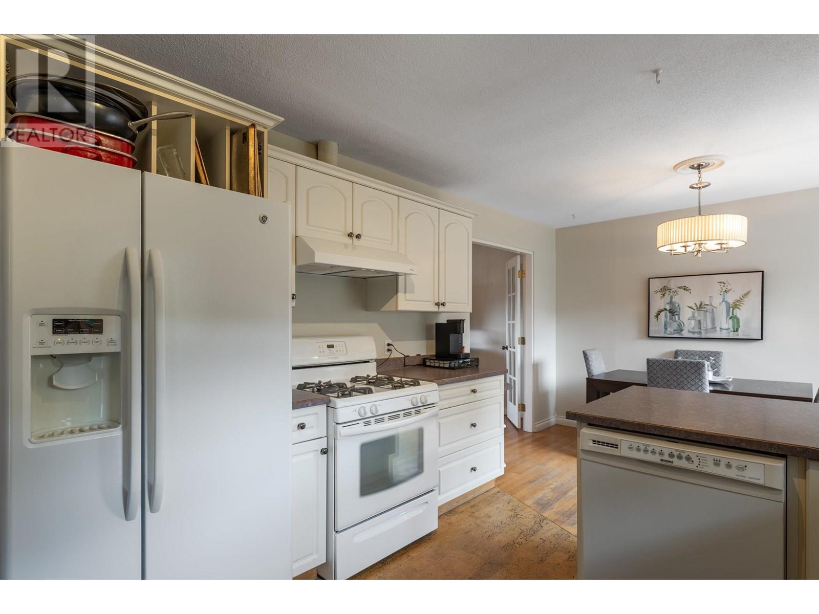  405 Macaden Court, Kelowna