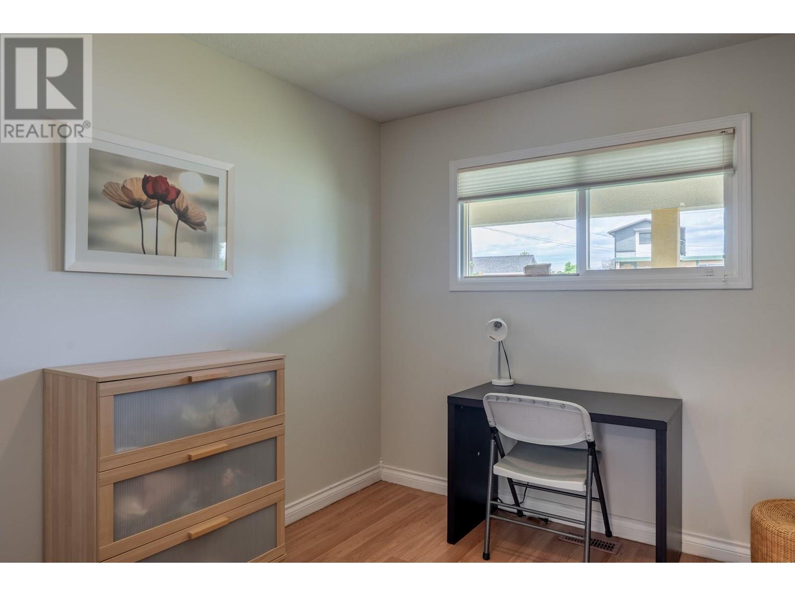 405 Macaden Court, Kelowna