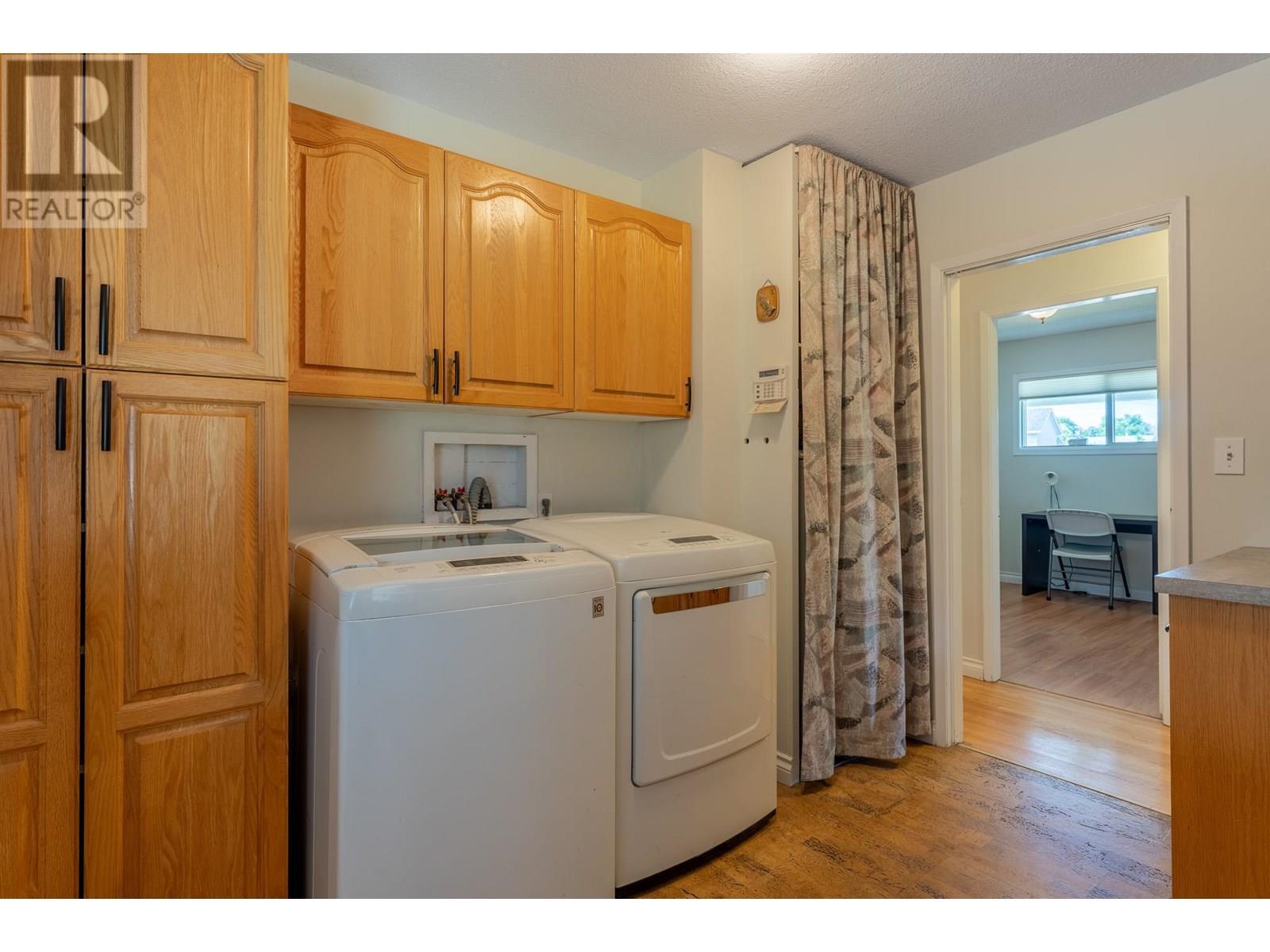  405 Macaden Court, Kelowna