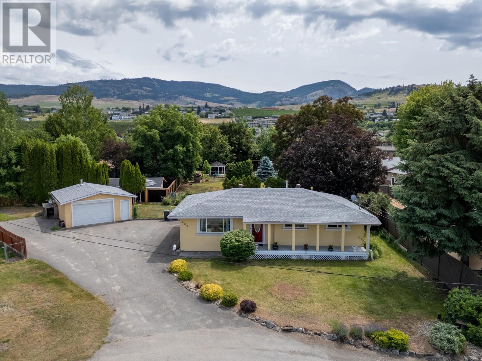  405 Macaden Court, Kelowna