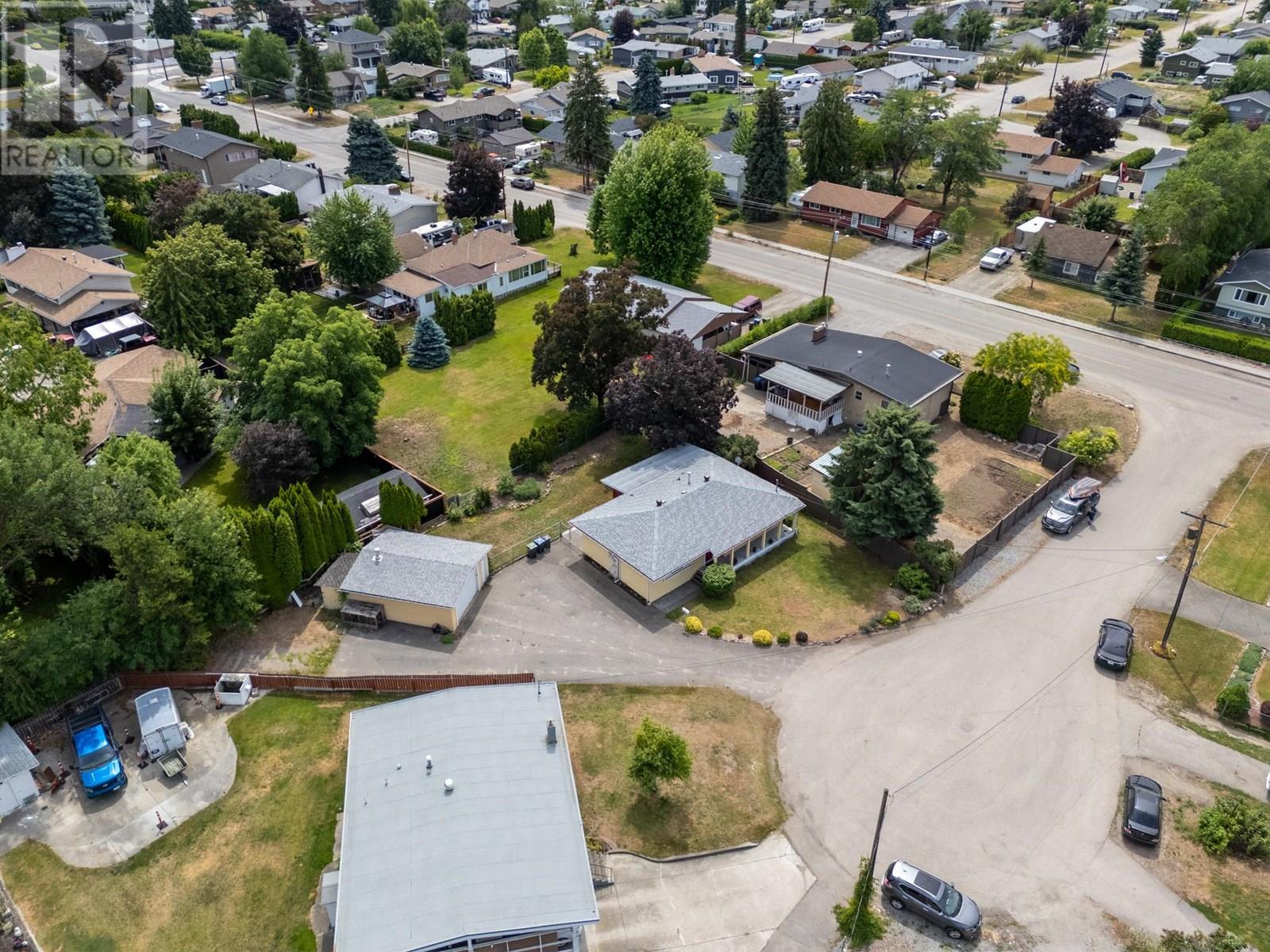 405 Macaden Court, Kelowna
