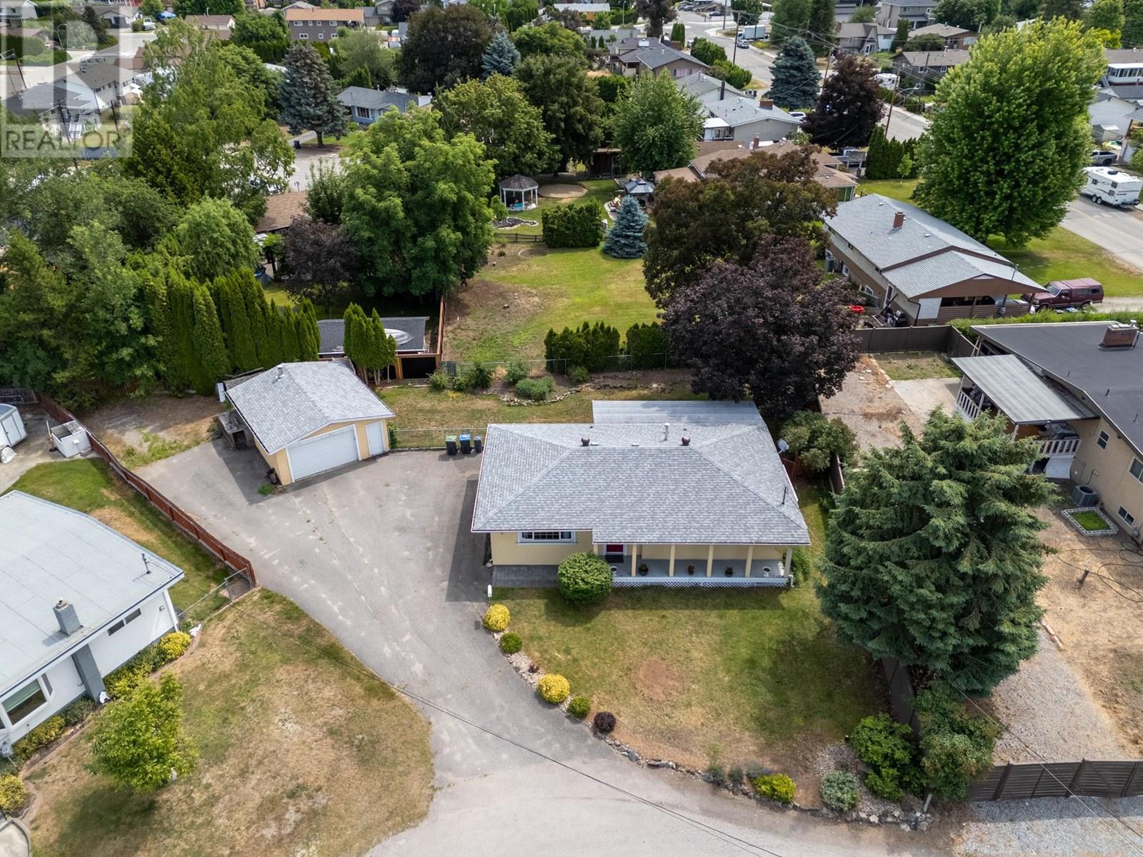  405 Macaden Court, Kelowna