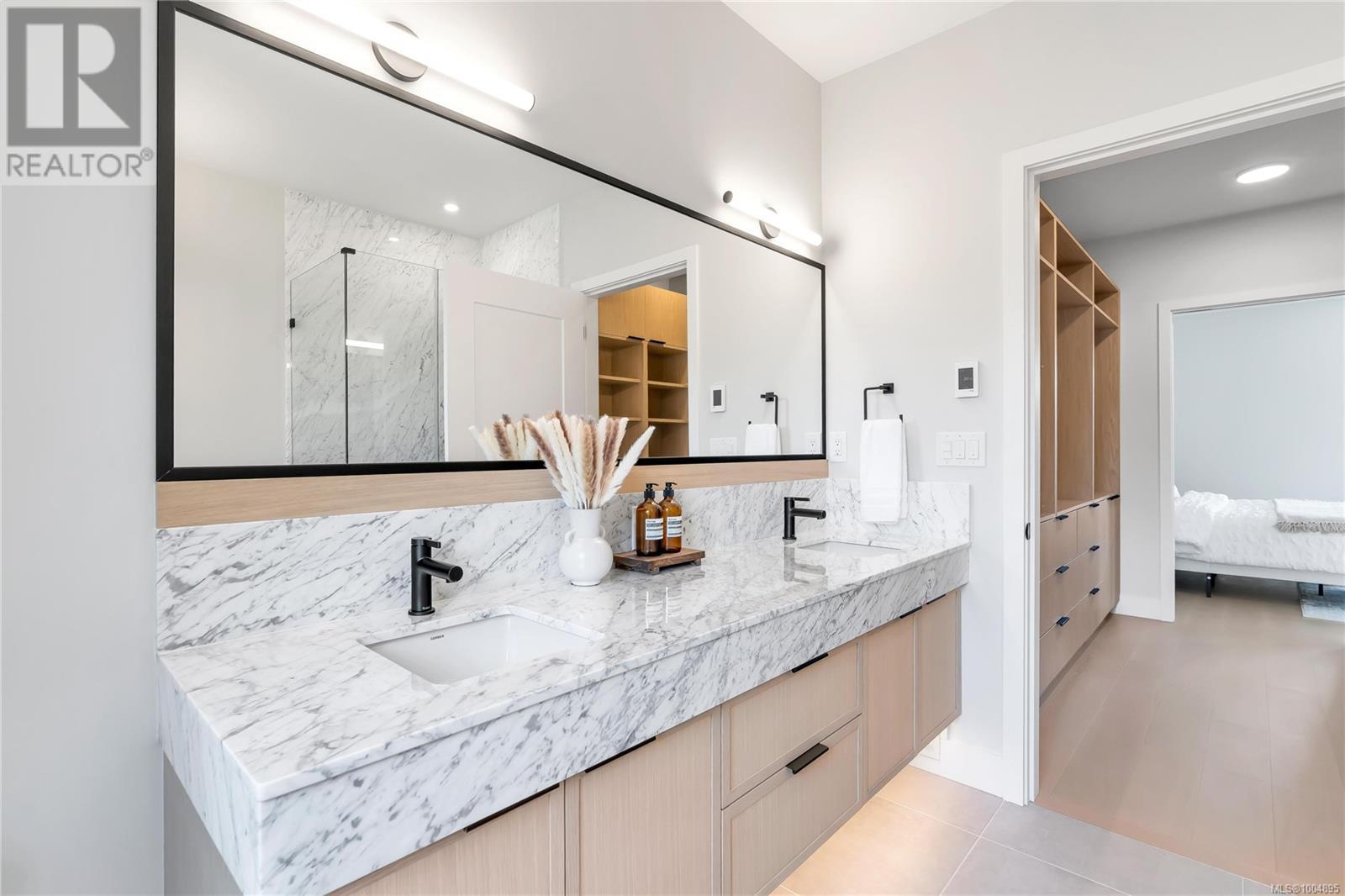 Photo 31 of 5 2590 Penrhyn St, Saanich BC