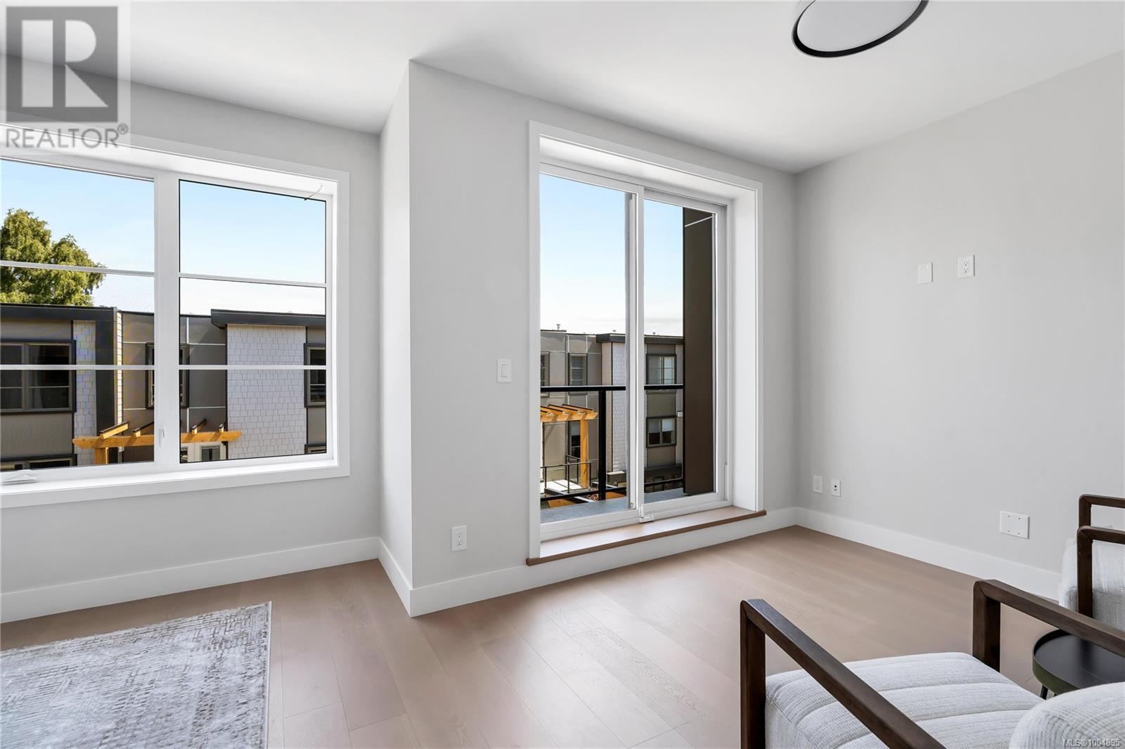 Photo 29 of 5 2590 Penrhyn St, Saanich BC