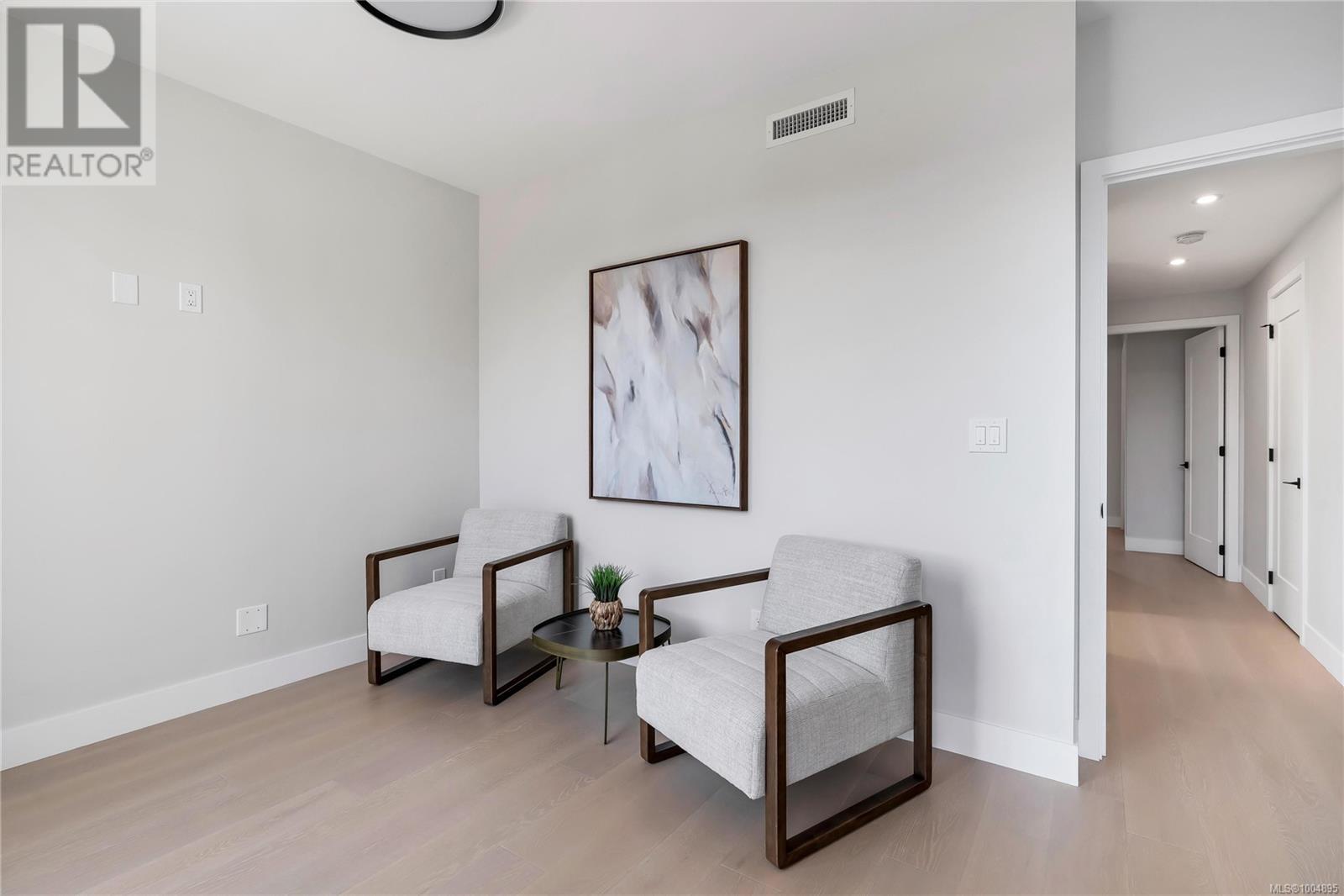 Photo 27 of 5 2590 Penrhyn St, Saanich BC