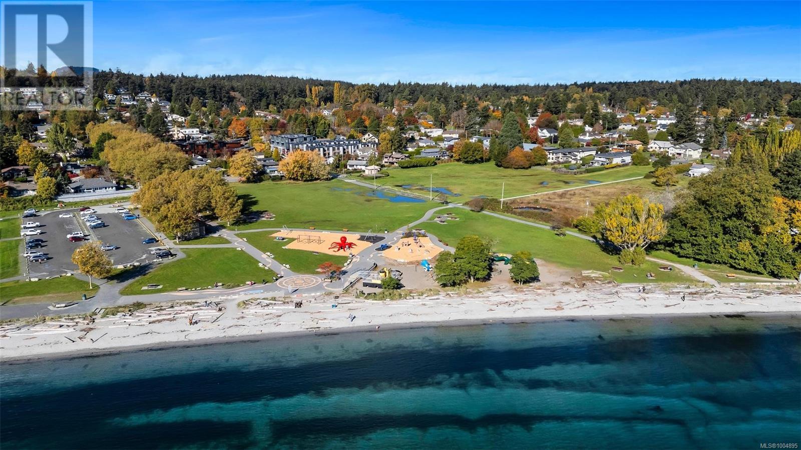 Photo 54 of 5 2590 Penrhyn St, Saanich BC