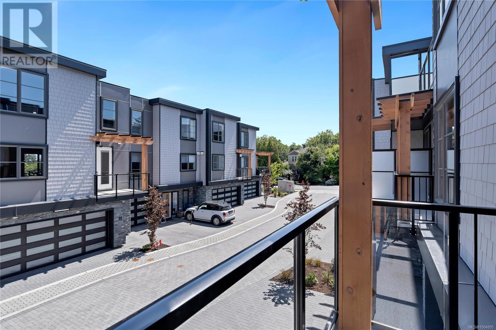 Photo 18 of 5 2590 Penrhyn St, Saanich BC
