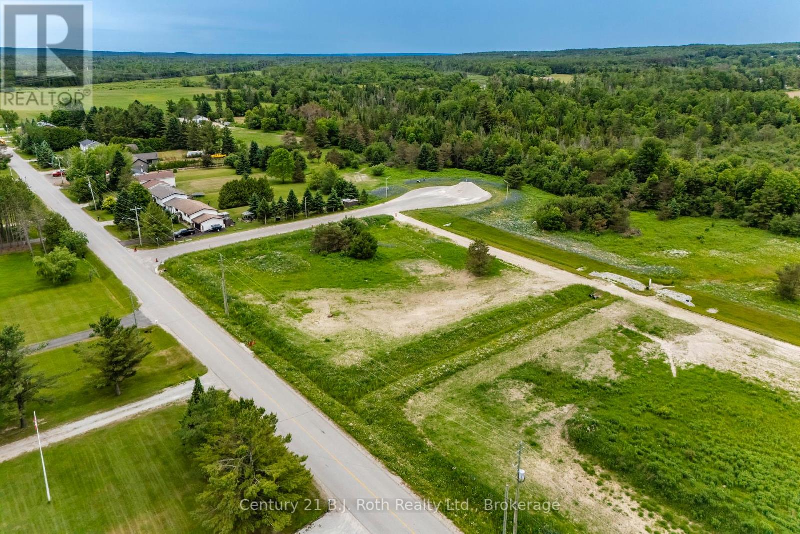 Photo 9 of 7 Scarlett Line, Springwater ON
