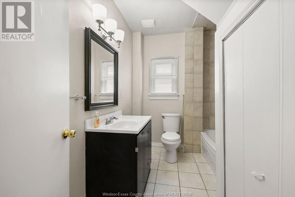Photo 14 of 1168 1170 Moy Avenue, Windsor ON