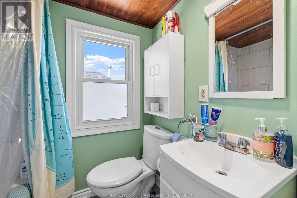 Photo 18 of 1168 1170 Moy Avenue, Windsor ON