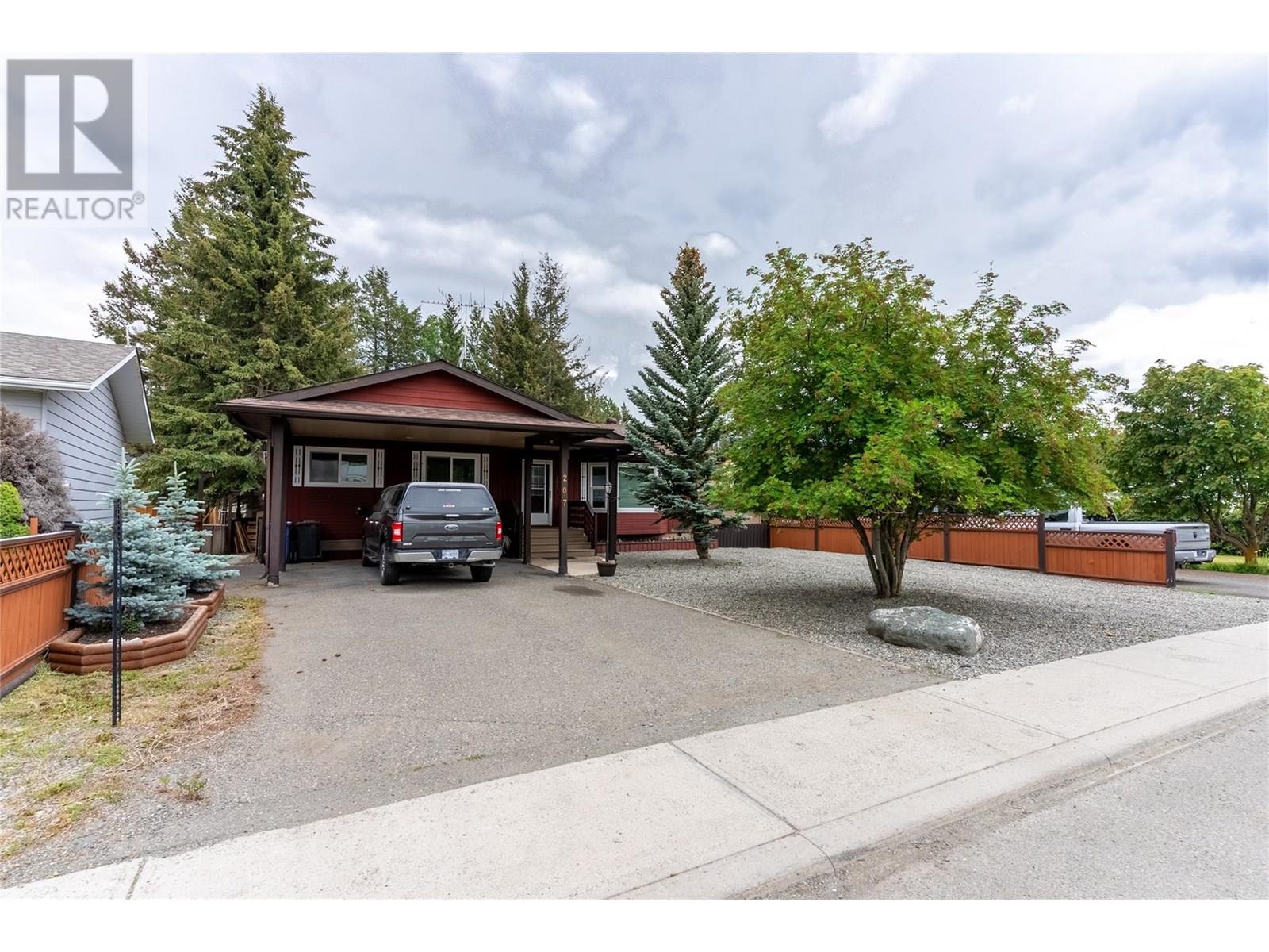 207 Ponderosa Avenue, Logan Lake