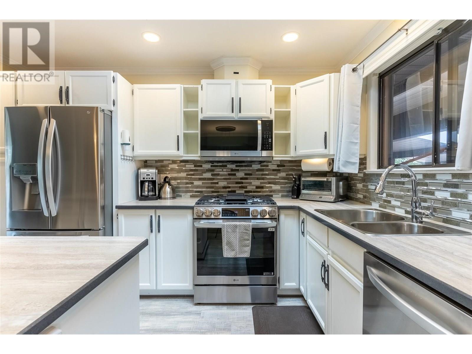207 Ponderosa Avenue, Logan Lake