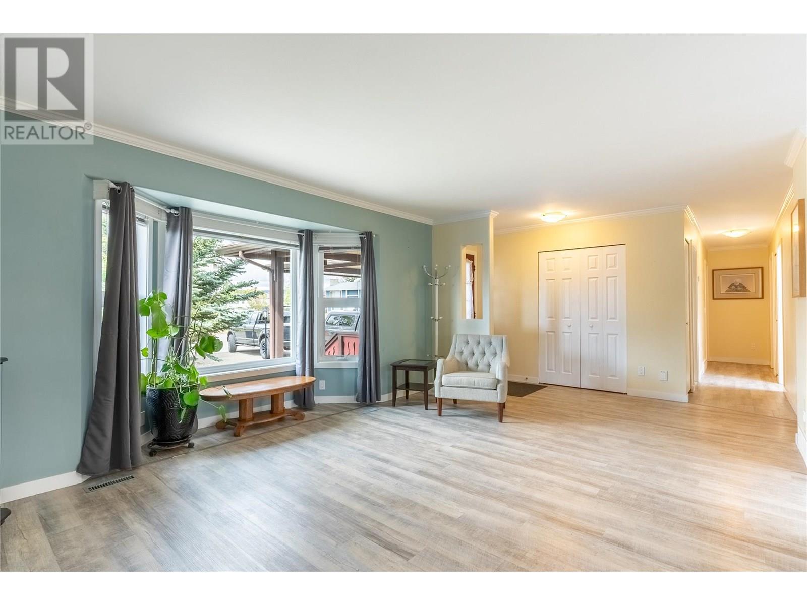207 Ponderosa Avenue, Logan Lake