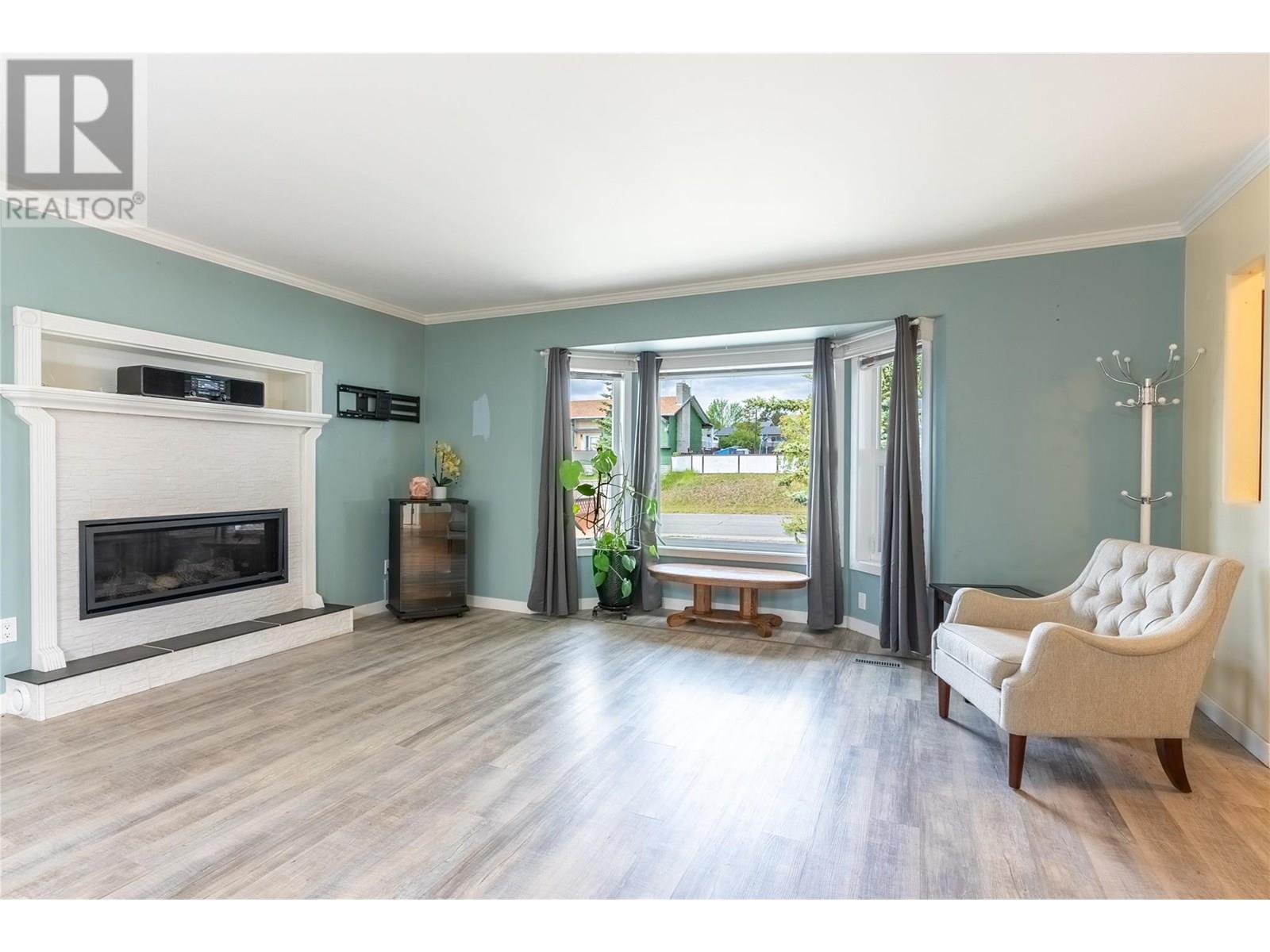 207 Ponderosa Avenue, Logan Lake