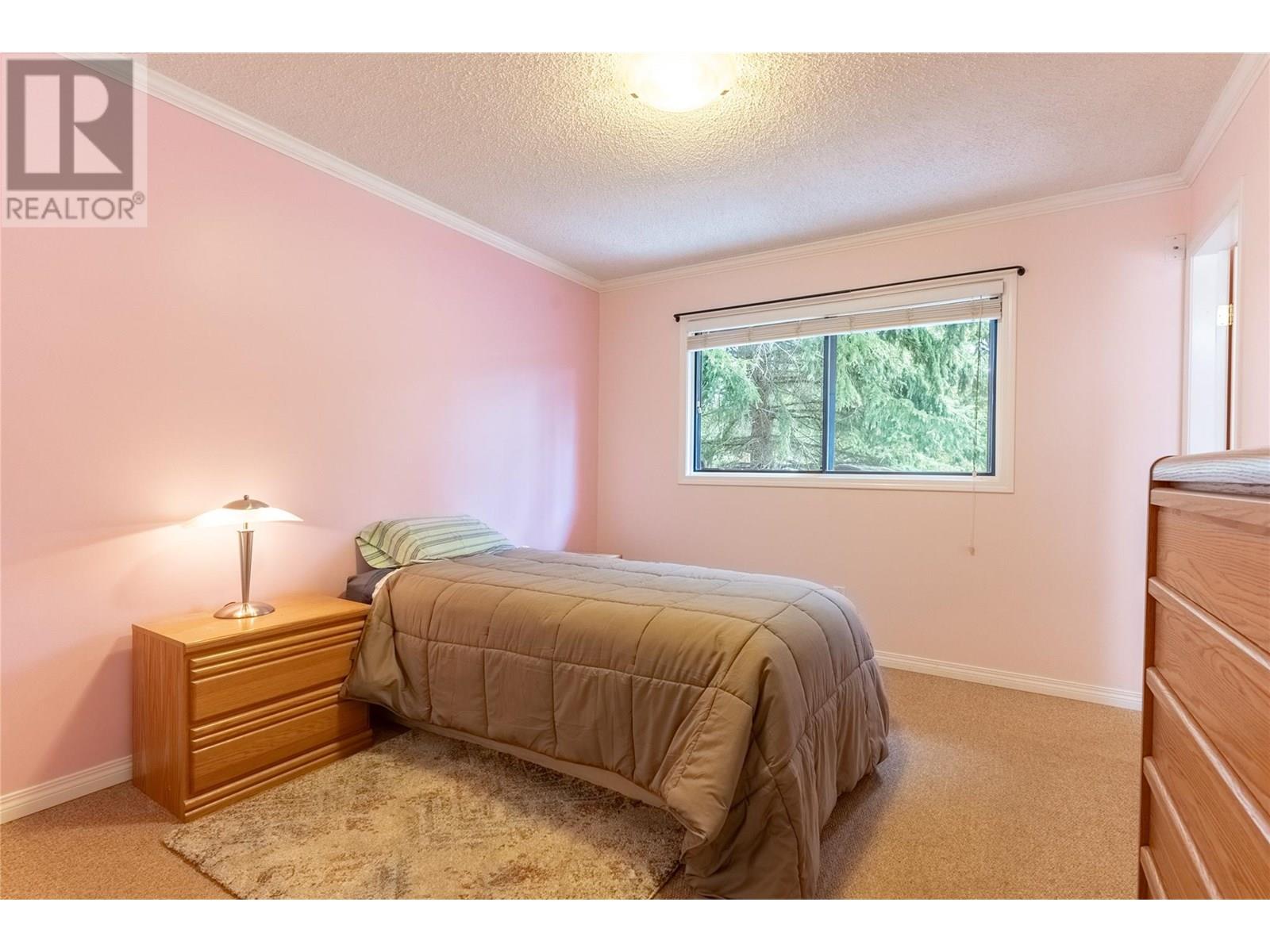 207 Ponderosa Avenue, Logan Lake