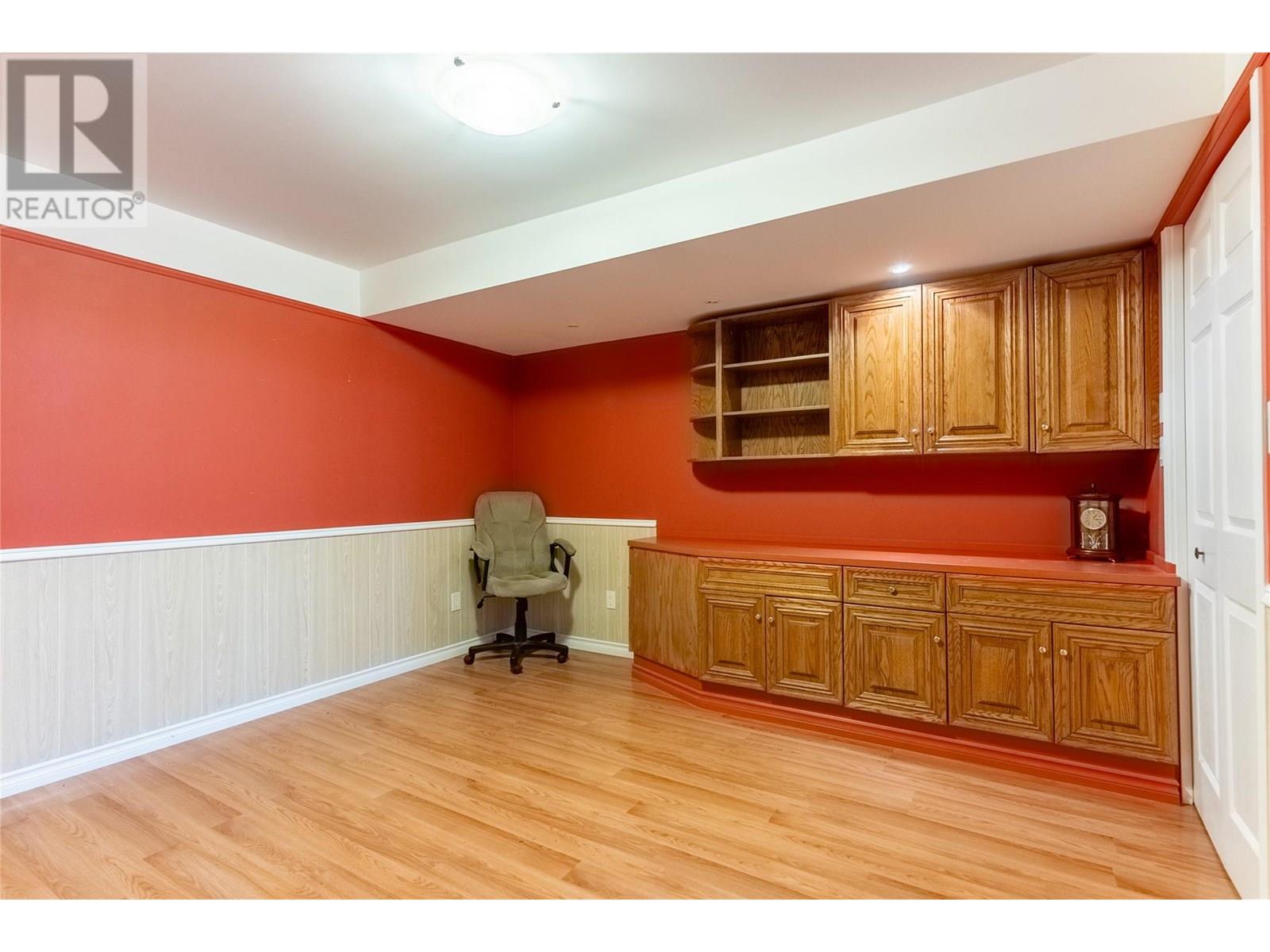 207 Ponderosa Avenue, Logan Lake