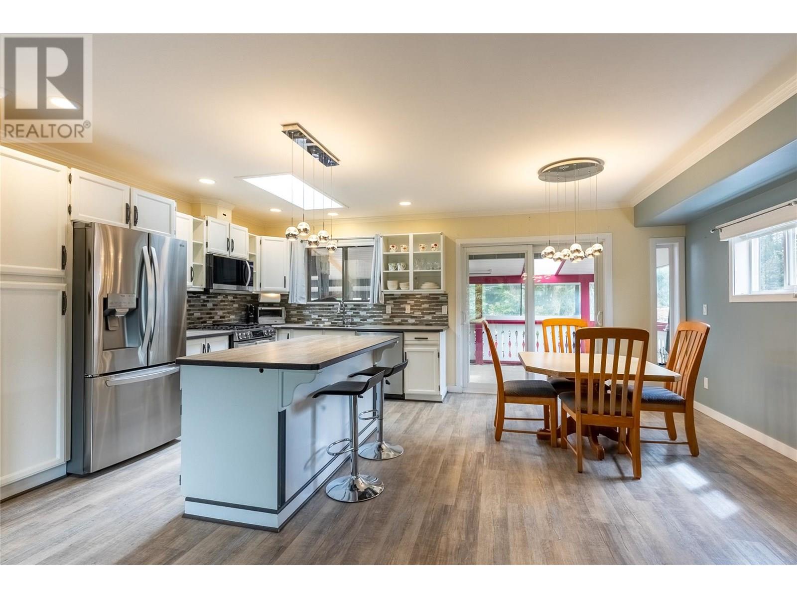 207 Ponderosa Avenue, Logan Lake