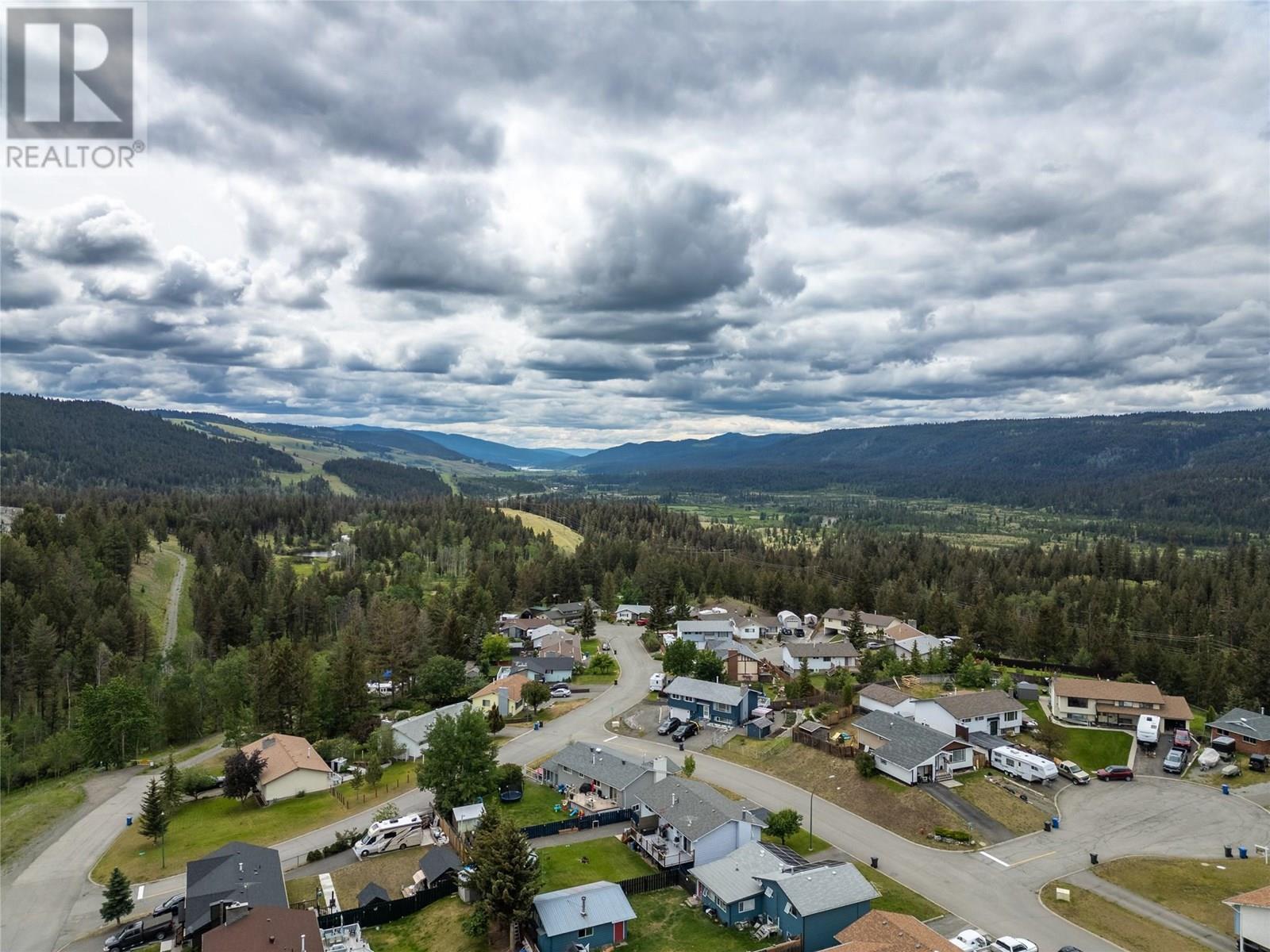 207 Ponderosa Avenue, Logan Lake