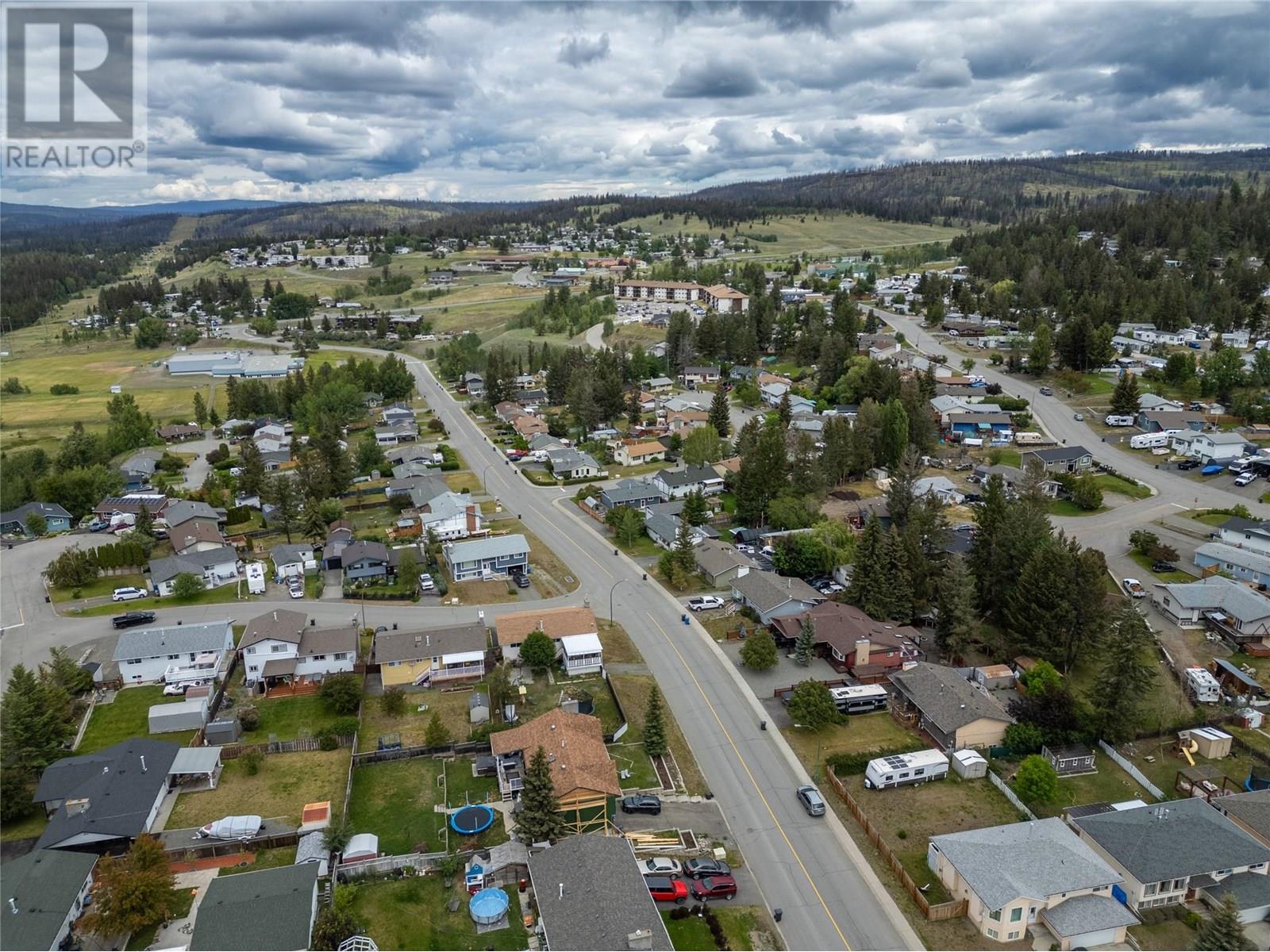 207 Ponderosa Avenue, Logan Lake