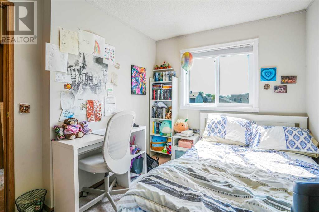 Single Family House for Sale in  Rivercrest Close SE Riverbend Calgary 