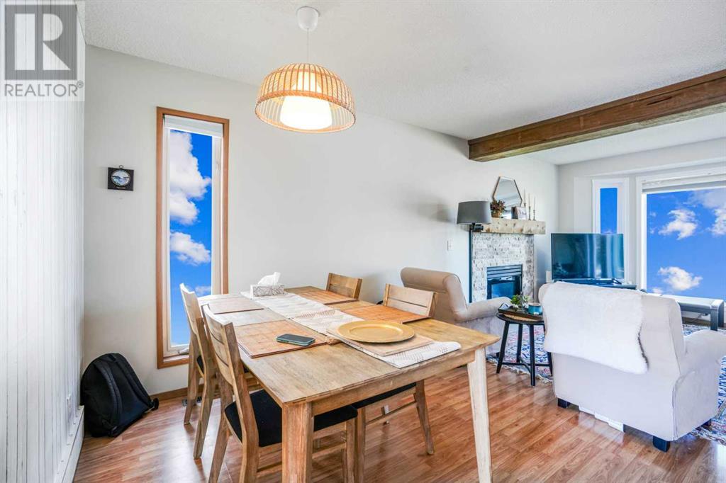 Single Family House for Sale in  Rivercrest Close SE Riverbend Calgary 
