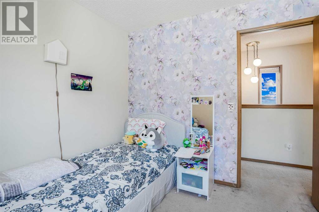 Single Family House for Sale in  Rivercrest Close SE Riverbend Calgary 