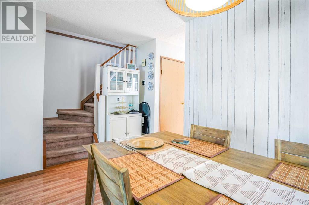 Single Family House for Sale in  Rivercrest Close SE Riverbend Calgary 