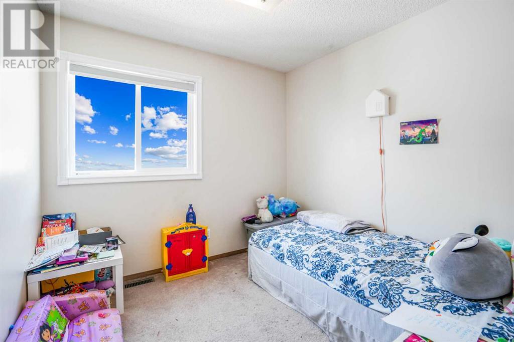 Single Family House for Sale in  Rivercrest Close SE Riverbend Calgary 