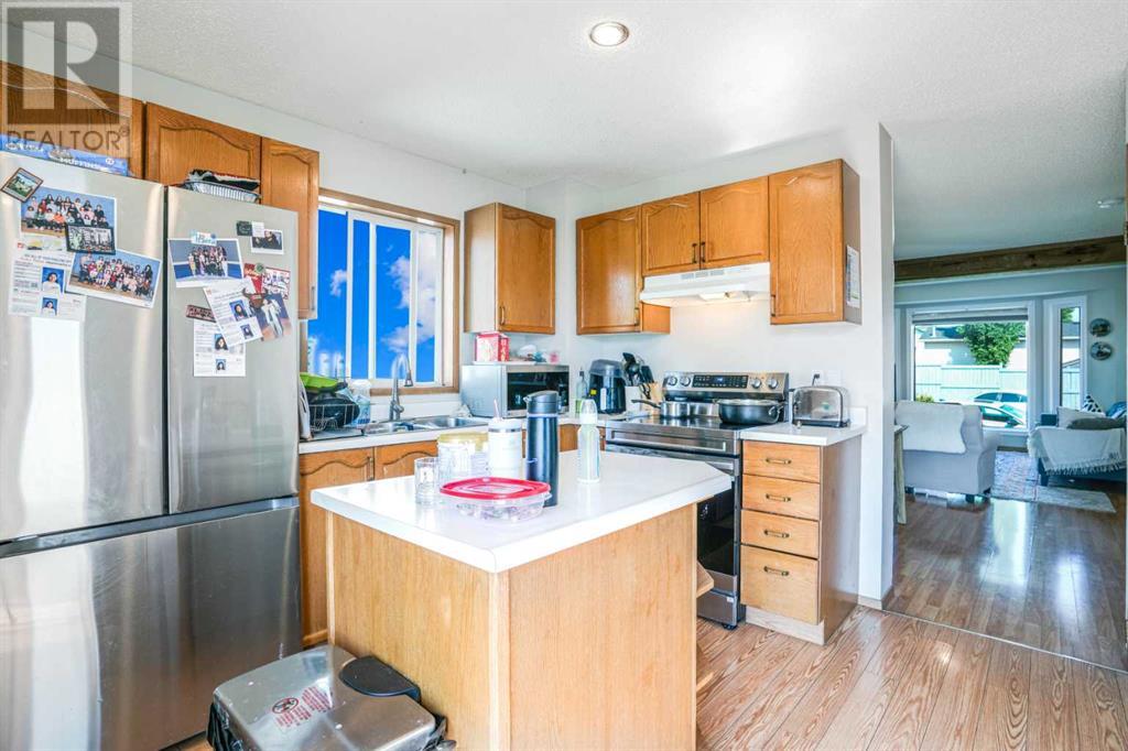 Single Family House for Sale in  Rivercrest Close SE Riverbend Calgary 