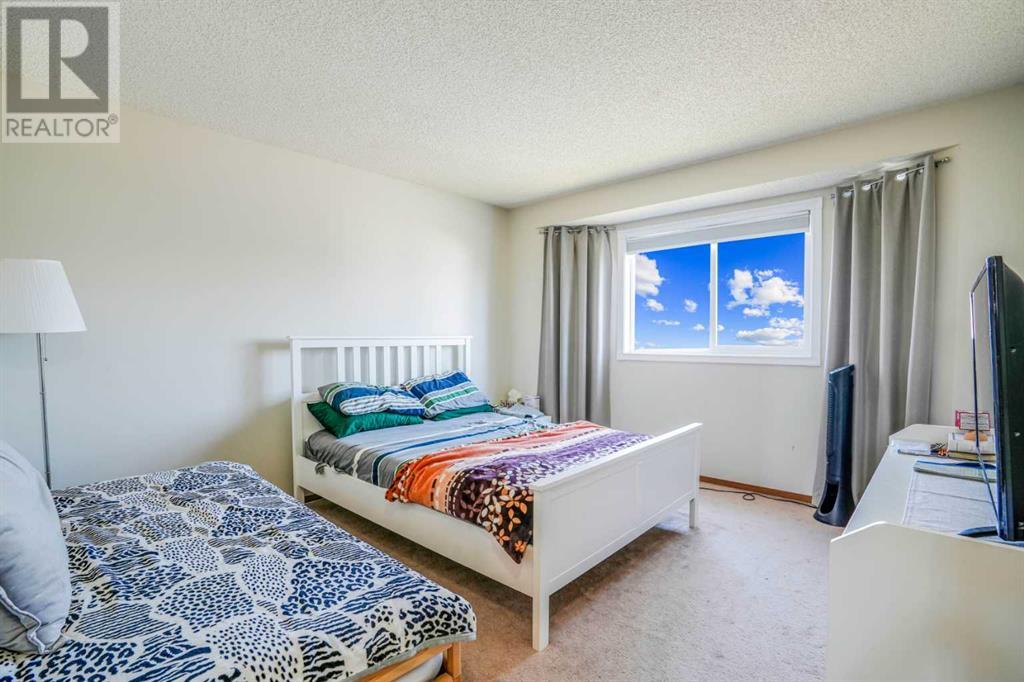 Single Family House for Sale in  Rivercrest Close SE Riverbend Calgary 