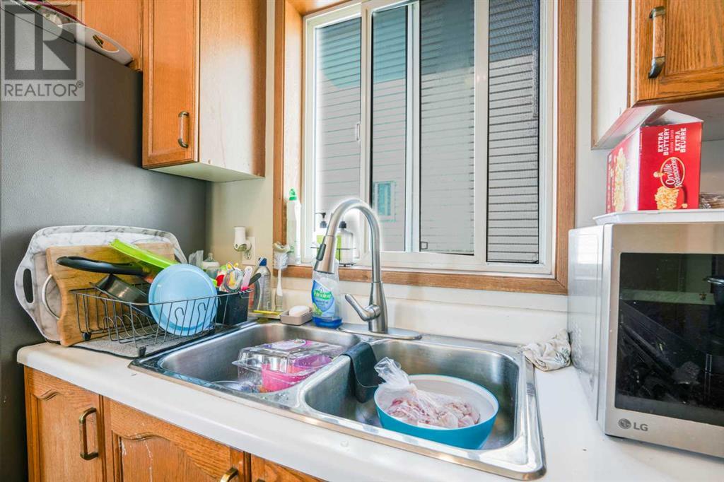 Single Family House for Sale in  Rivercrest Close SE Riverbend Calgary 
