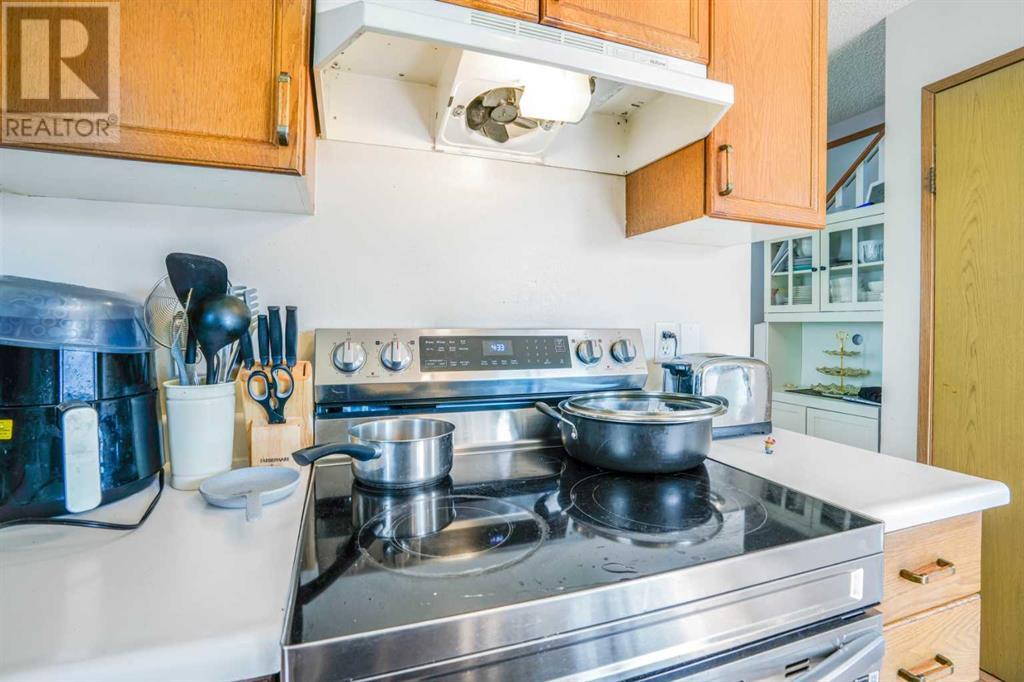 Single Family House for Sale in  Rivercrest Close SE Riverbend Calgary 