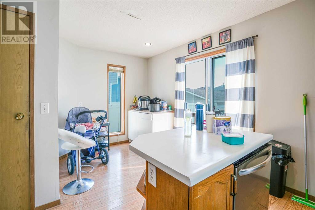 Single Family House for Sale in  Rivercrest Close SE Riverbend Calgary 