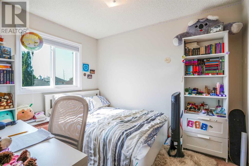 Single Family House for Sale in  Rivercrest Close SE Riverbend Calgary 
