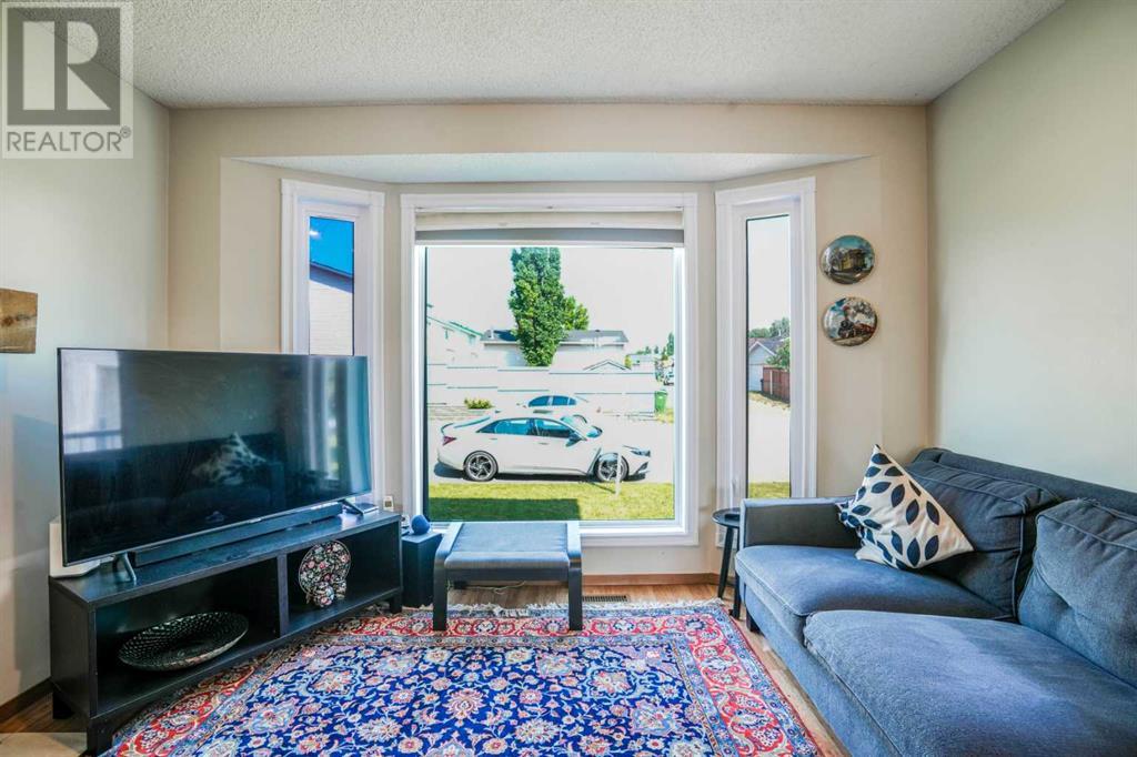Single Family House for Sale in  Rivercrest Close SE Riverbend Calgary 