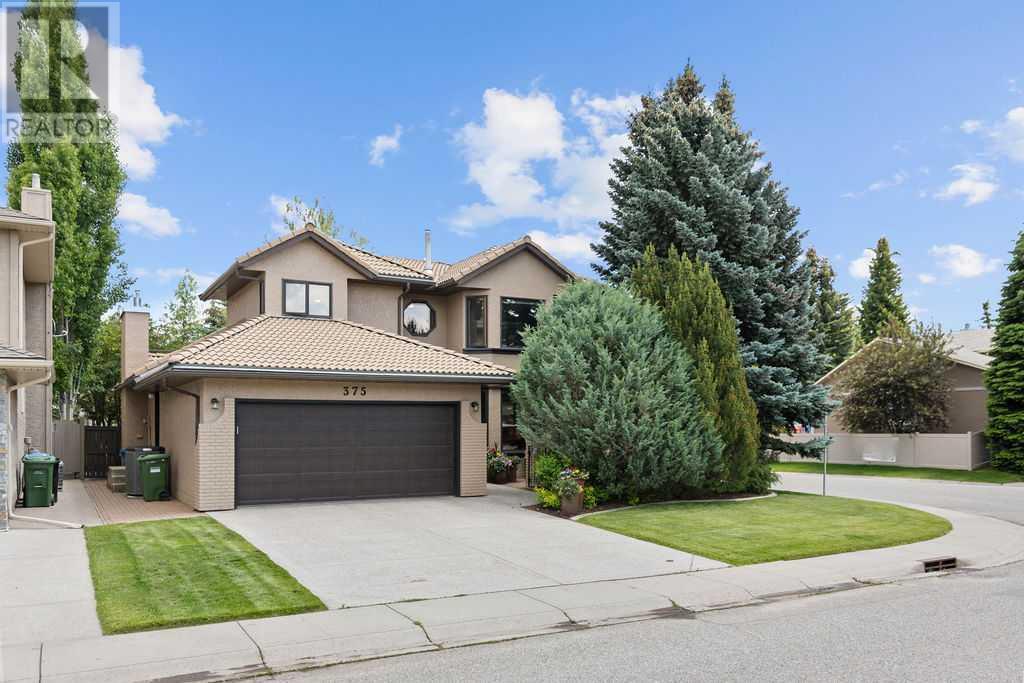 375 Woodbriar Circle SW, Calgary, Alberta